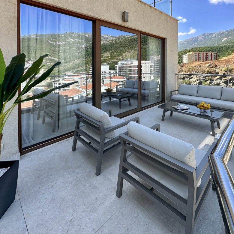 A Premium Apartment in a Complex with a Pool — Montenegro