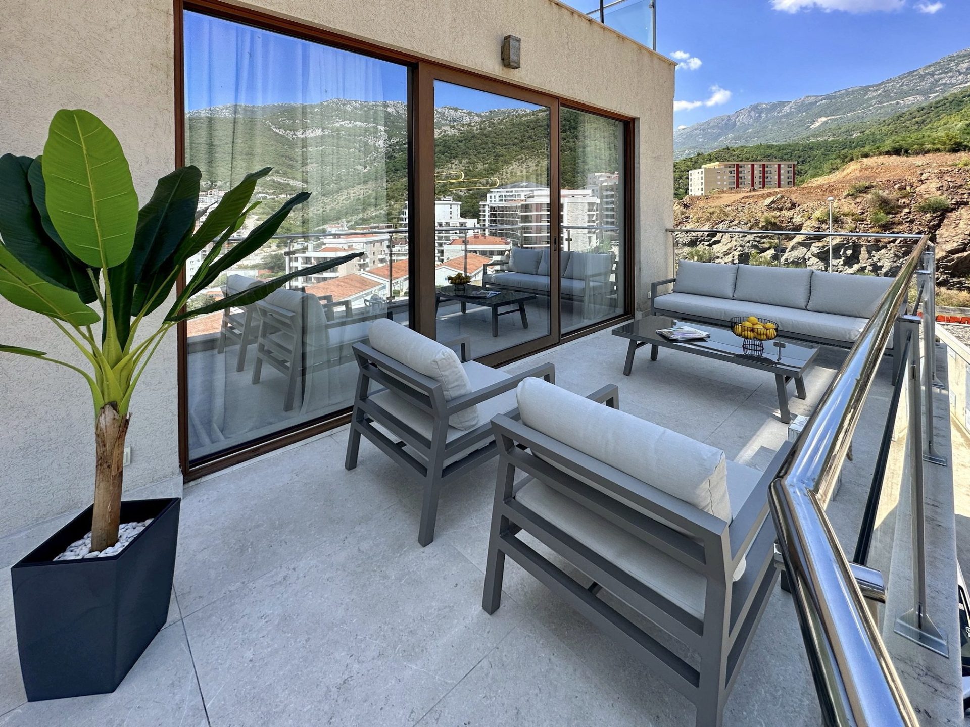 A Premium Apartment in a Complex with a Pool — Montenegro