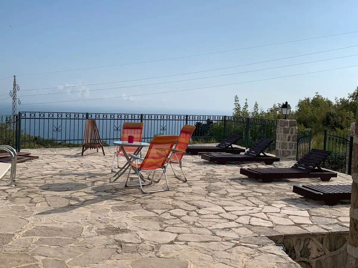 Petrovac'ta Havuzlu Lüks Villa — Karadağ