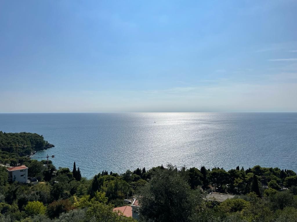 Stunning Seaside Property in the Suburbs of Bar — Montenegro