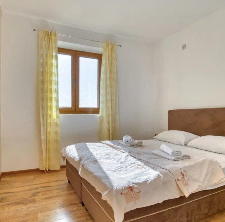 Petrovac'ta Havuzlu Lüks Villa — Karadağ