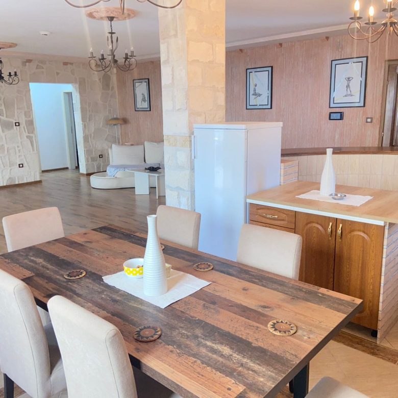 Petrovac'ta Havuzlu Lüks Villa — Karadağ