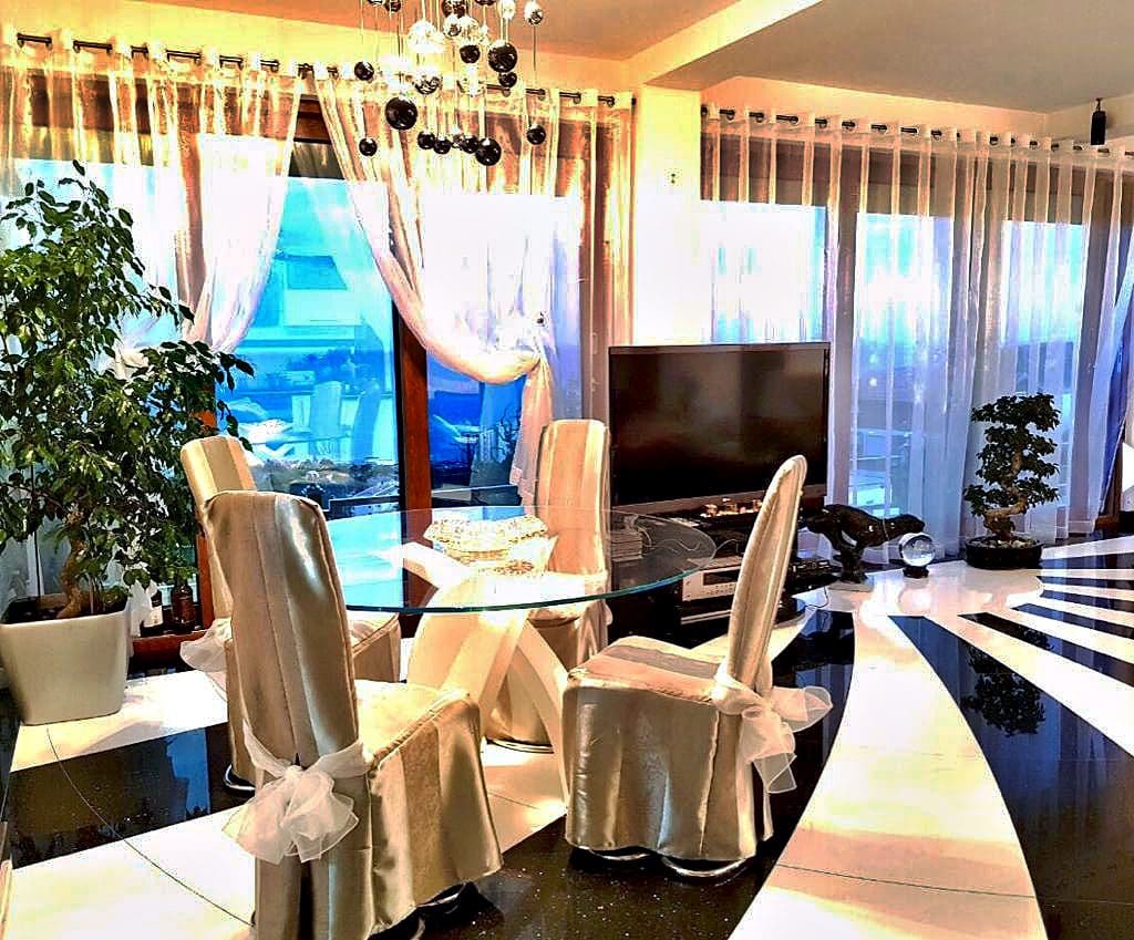 Bečići'de Satılık Lüks Villa — Karadağ