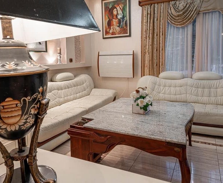 Eine schöne und gemütliche Villa mit Pool in Bečići — Montenegro
