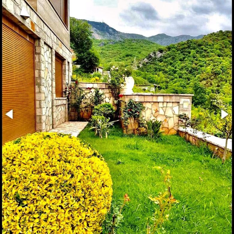 Bečići'de Satılık Lüks Villa — Karadağ