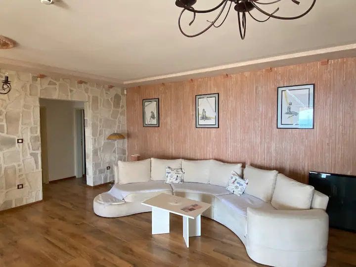 Petrovac'ta Havuzlu Lüks Villa — Karadağ