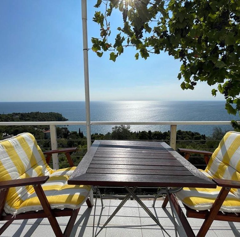 Stunning Seaside Property in the Suburbs of Bar — Montenegro