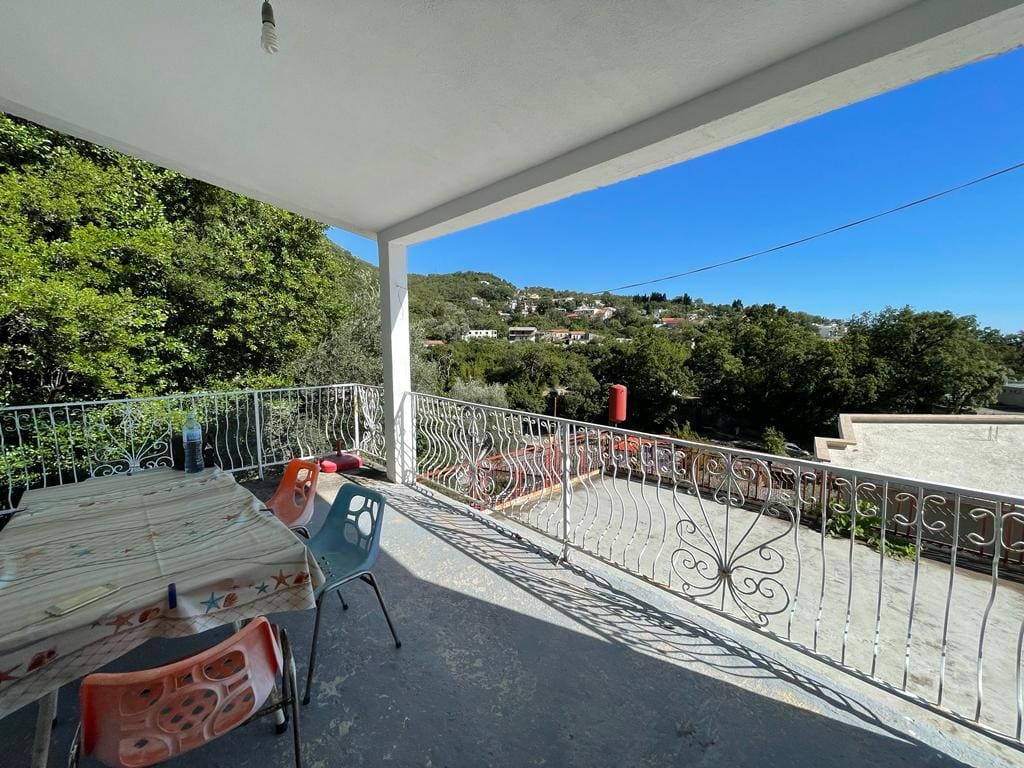 Charming Seaside Apartment in Sutomore — Montenegro