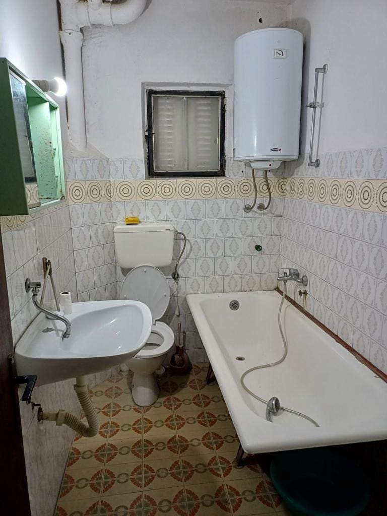 Spacious 3-Bedroom Apartment in Sutomore — Montenegro