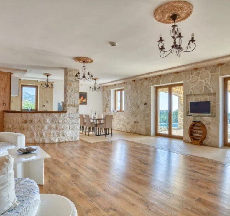 Petrovac'ta Havuzlu Lüks Villa — Karadağ