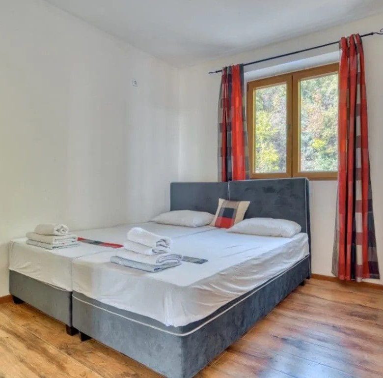 Petrovac'ta Havuzlu Lüks Villa — Karadağ