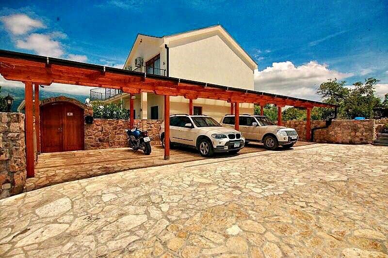Luxurious Townhouse with Panoramic Views in Montenegro — Montenegro