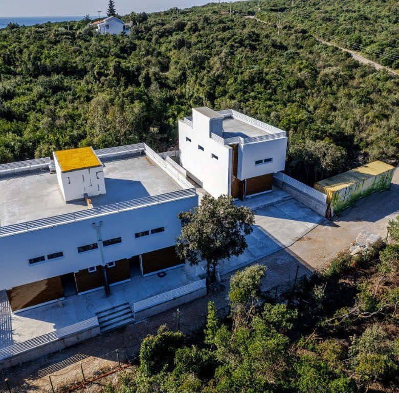 Three Stunning Villas with a Shared Pool — Montenegro