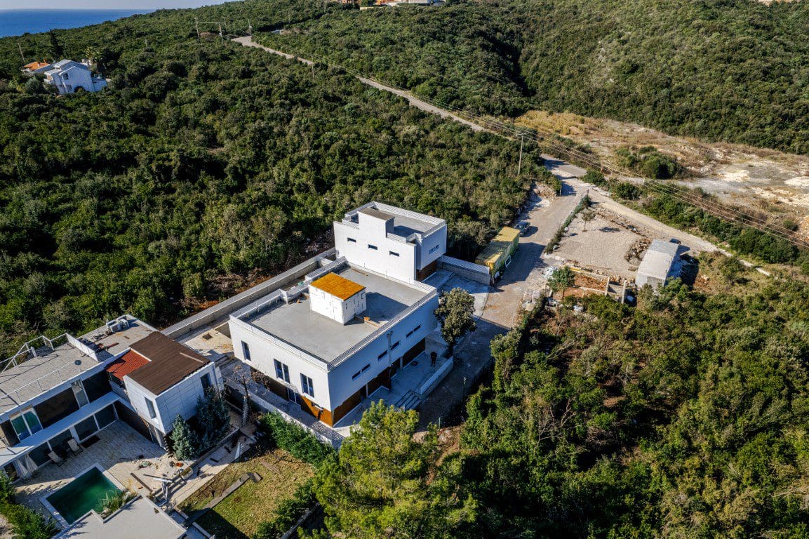 Three Stunning Villas with a Shared Pool — Montenegro