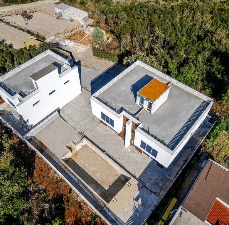 Three Stunning Villas with a Shared Pool — Montenegro
