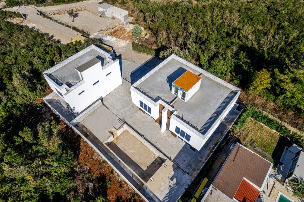 Three Stunning Villas with a Shared Pool — Montenegro