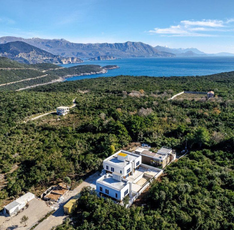 Three Stunning Villas with a Shared Pool — Montenegro