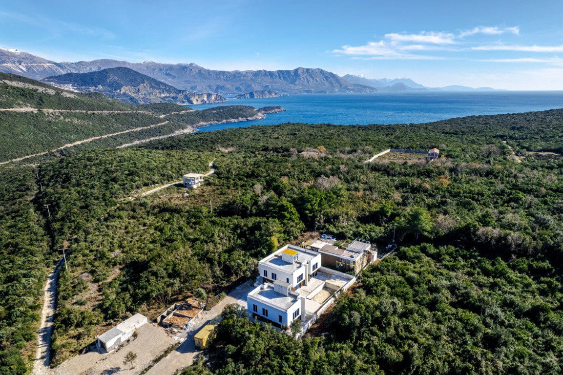 Three Stunning Villas with a Shared Pool — Montenegro