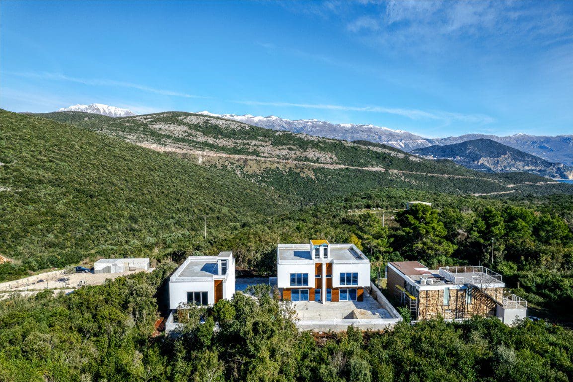 Three Stunning Villas with a Shared Pool — Montenegro