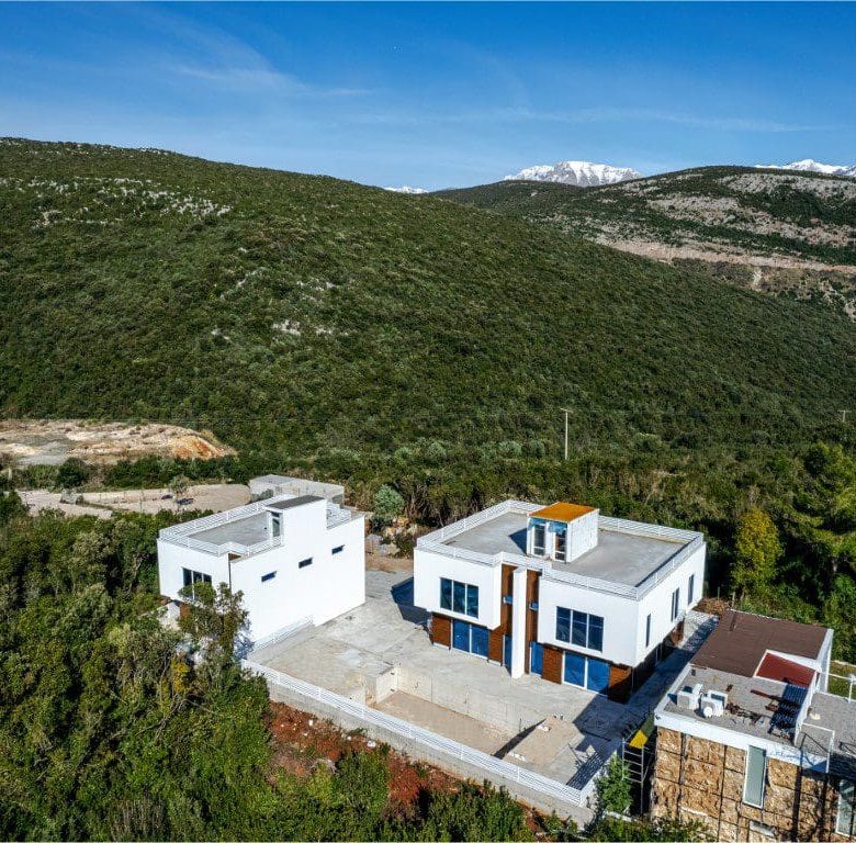 Three Stunning Villas with a Shared Pool — Montenegro