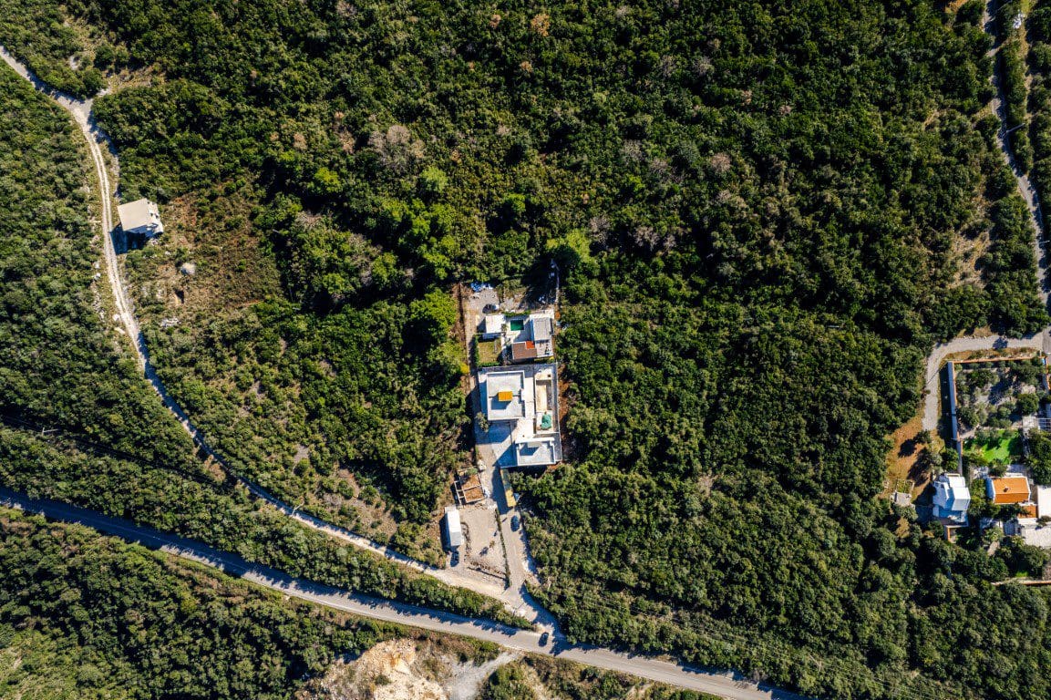 Three Stunning Villas with a Shared Pool — Montenegro