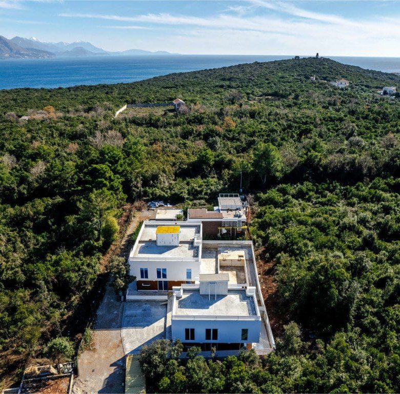 Three Stunning Villas with a Shared Pool — Montenegro