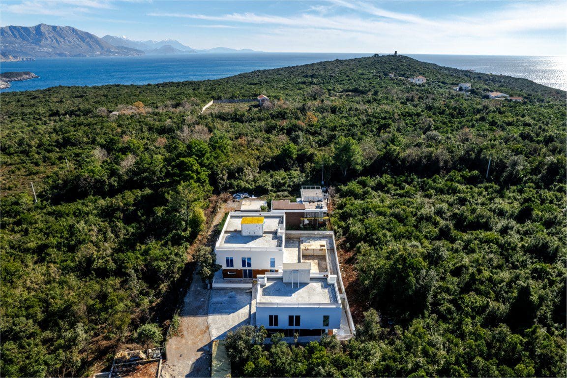 Three Stunning Villas with a Shared Pool — Montenegro