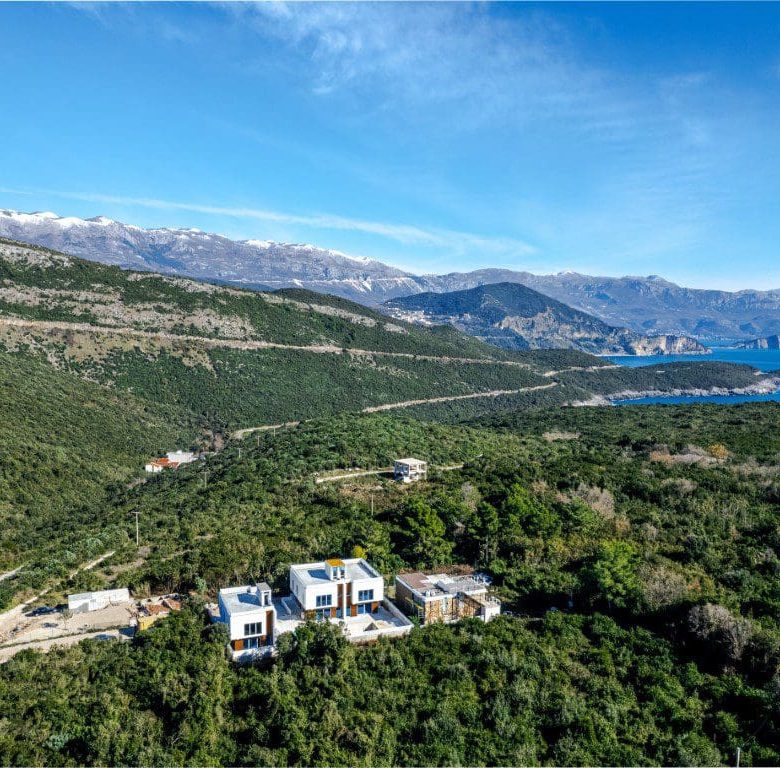 Three Stunning Villas with a Shared Pool — Montenegro