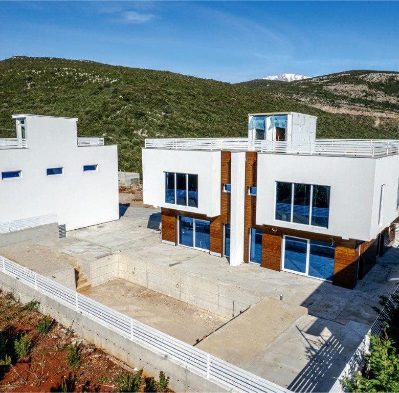 Three Stunning Villas with a Shared Pool — Montenegro