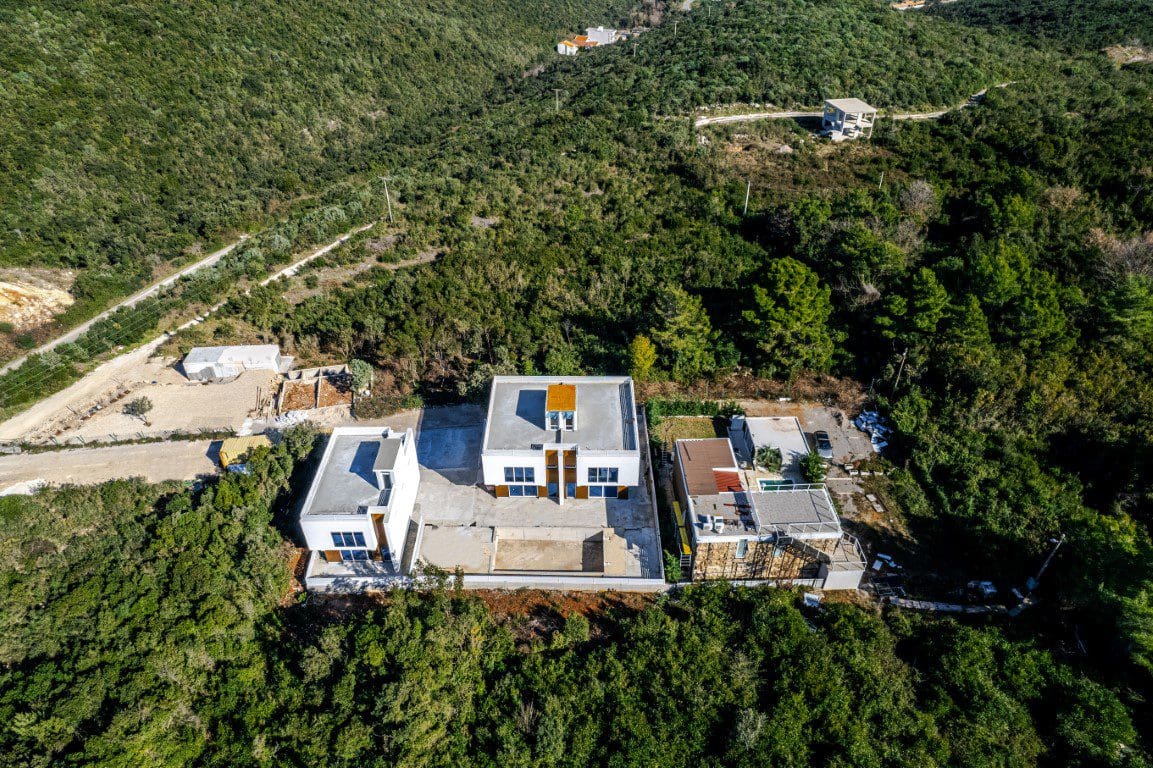 Three Stunning Villas with a Shared Pool — Montenegro