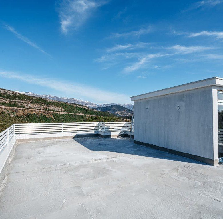 Three Stunning Villas with a Shared Pool — Montenegro
