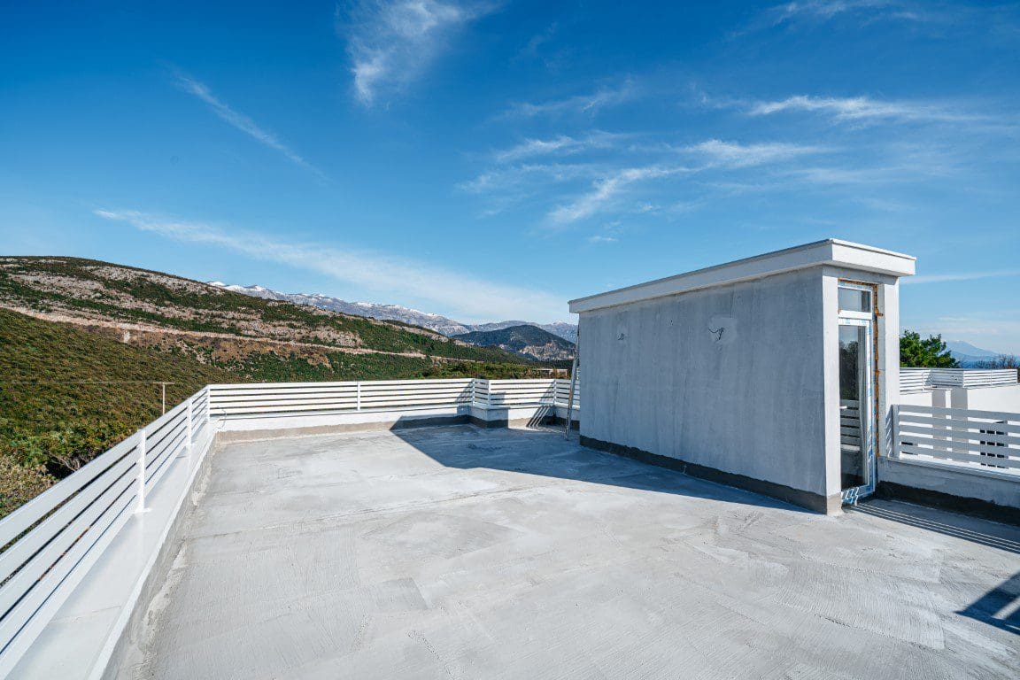 Three Stunning Villas with a Shared Pool — Montenegro