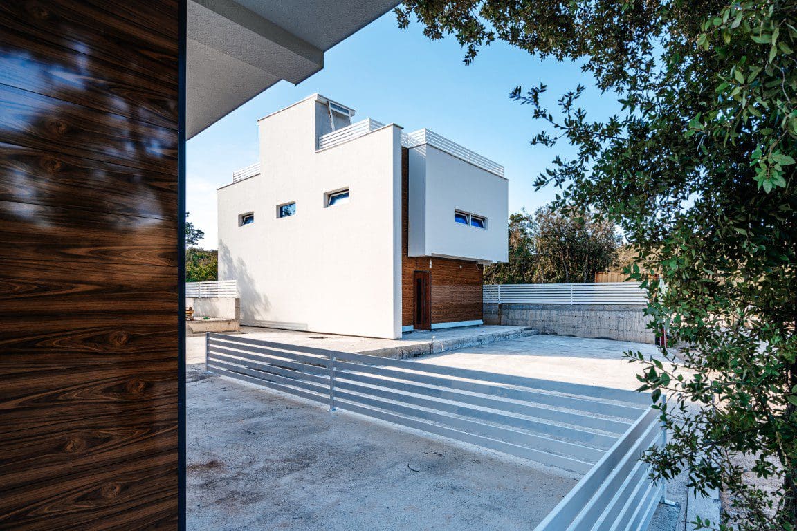 Three Stunning Villas with a Shared Pool — Montenegro
