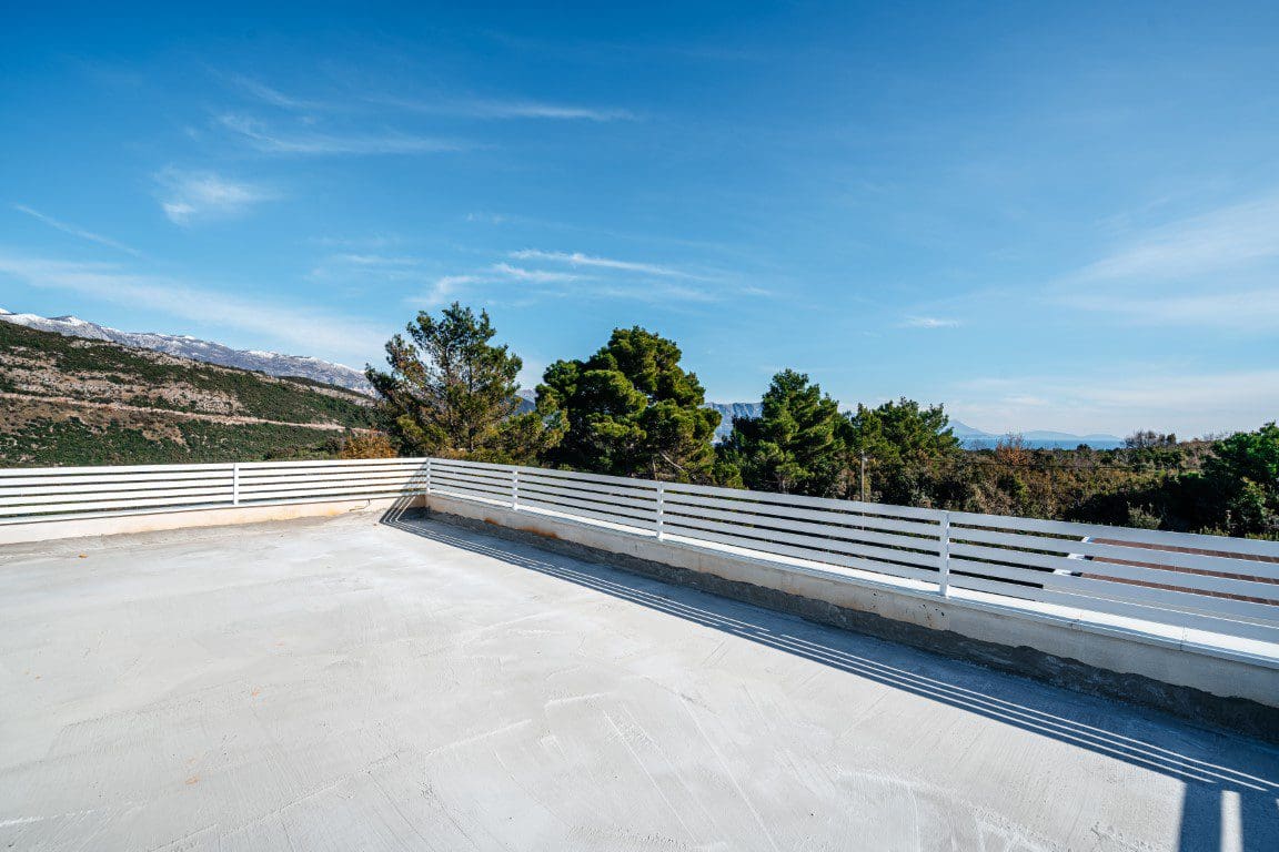 Three Stunning Villas with a Shared Pool — Montenegro