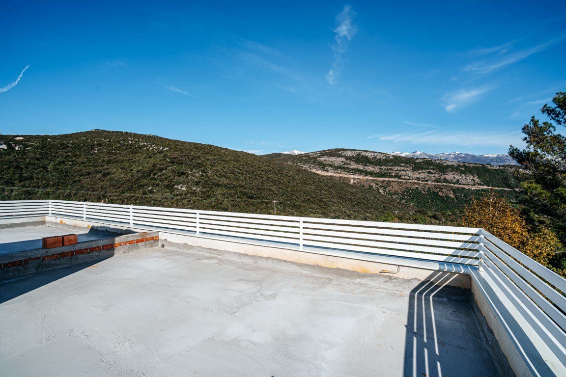 Three Stunning Villas with a Shared Pool — Montenegro