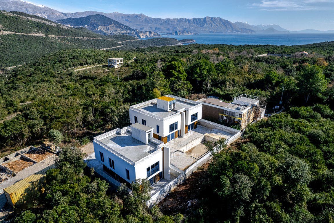 Three Stunning Villas with a Shared Pool — Montenegro