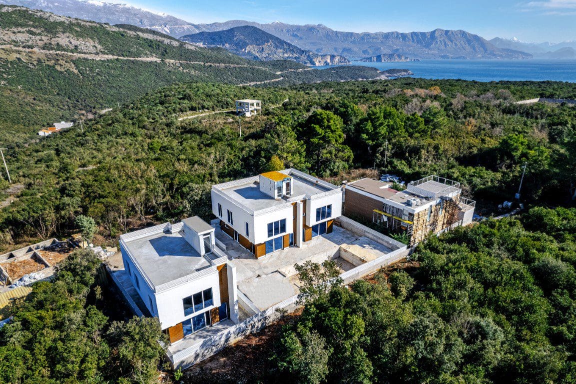 Three Stunning Villas with a Shared Pool — Montenegro