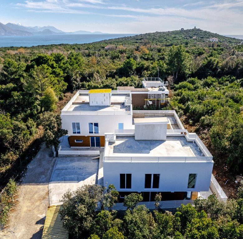Three Stunning Villas with a Shared Pool — Montenegro