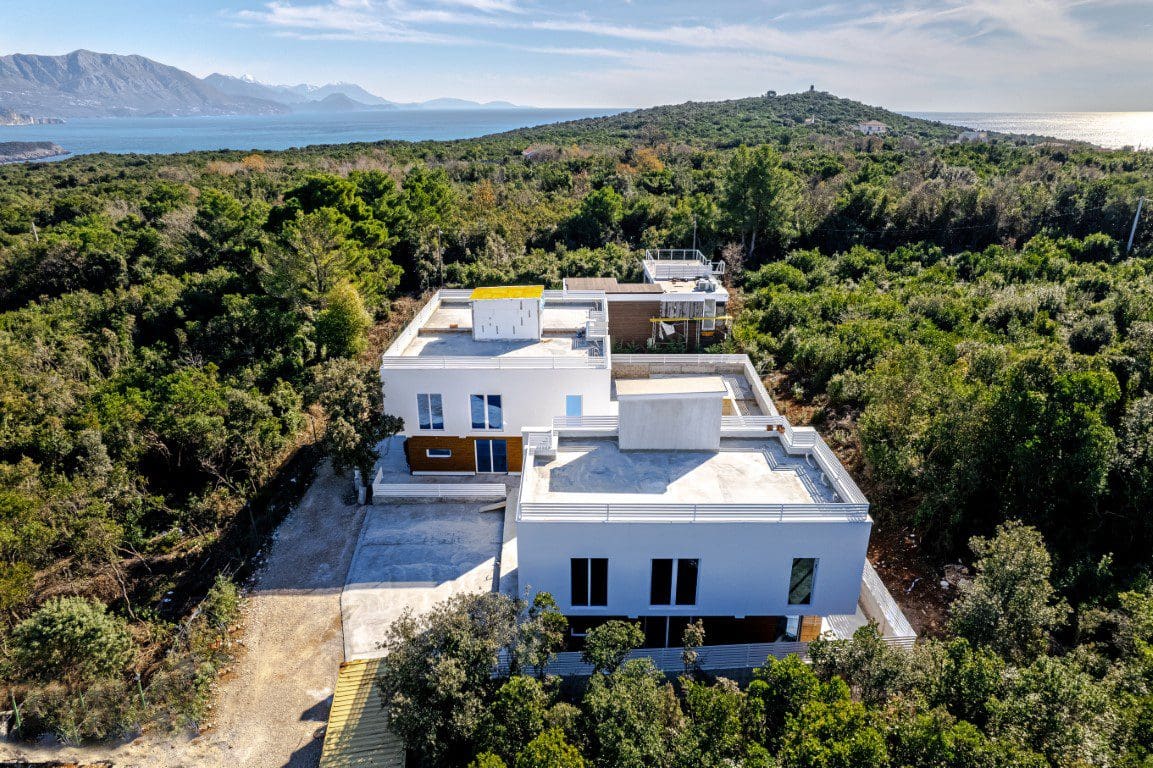 Three Stunning Villas with a Shared Pool — Montenegro