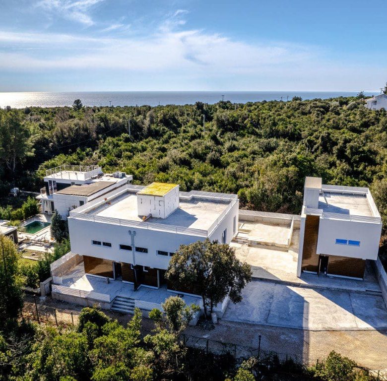 Three Stunning Villas with a Shared Pool — Montenegro