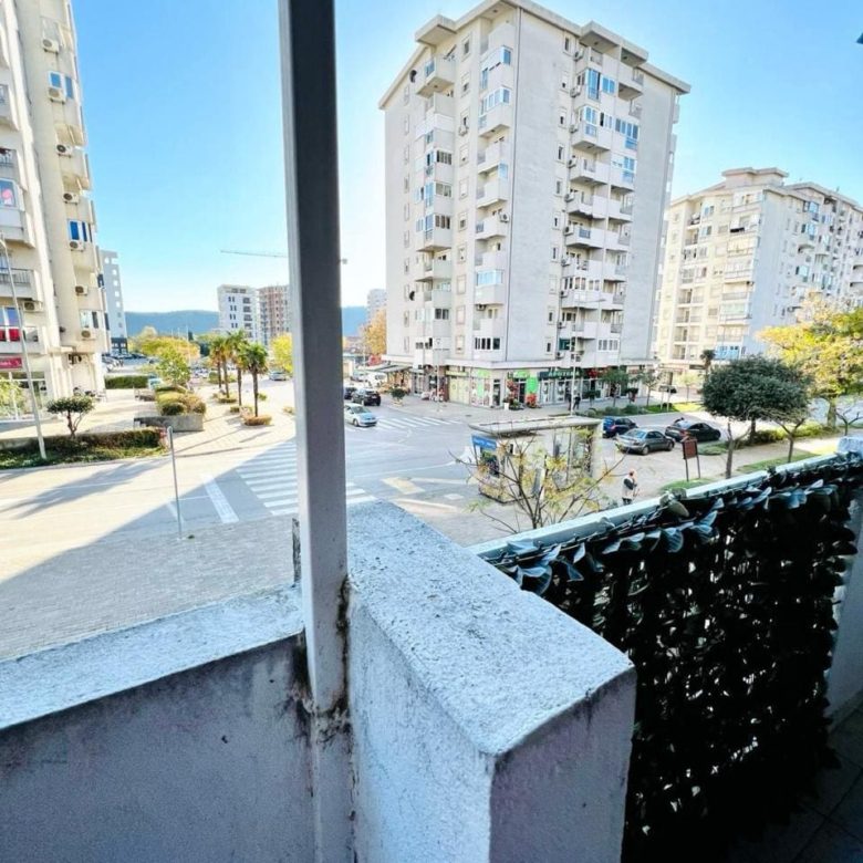 Karadağ Şehir Merkezinde Satılık Daire — Karadağ