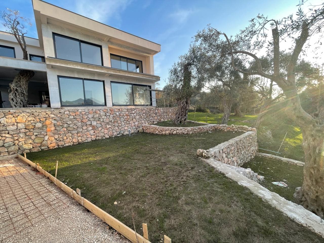 MREproperty (1) New Sea View House in Bar