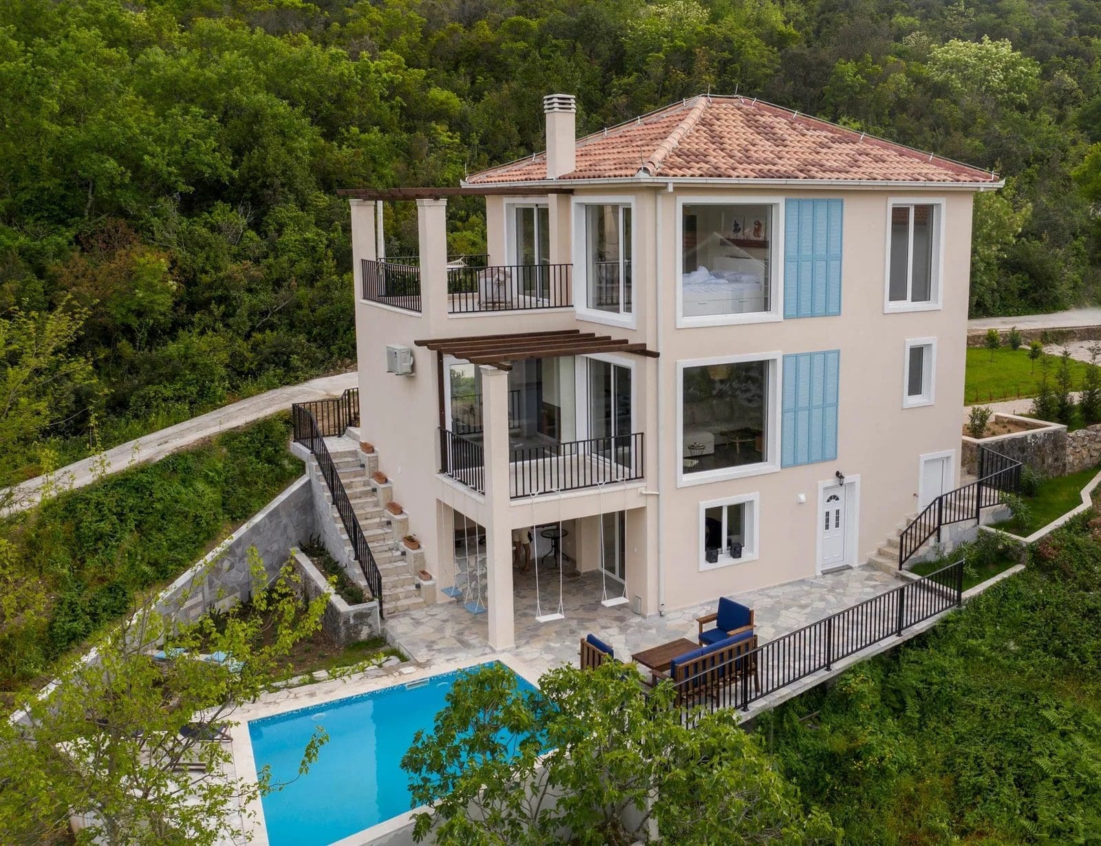 MREproperty (1) Oszałamiająca willa na sprzedaż w Czarnogórze
