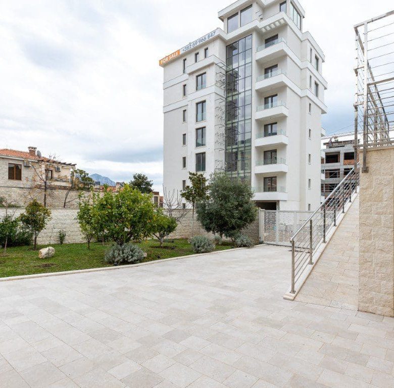 Montenegro-Luxury Villa Oasis with Pool in Becici | Sea View — Montenegro