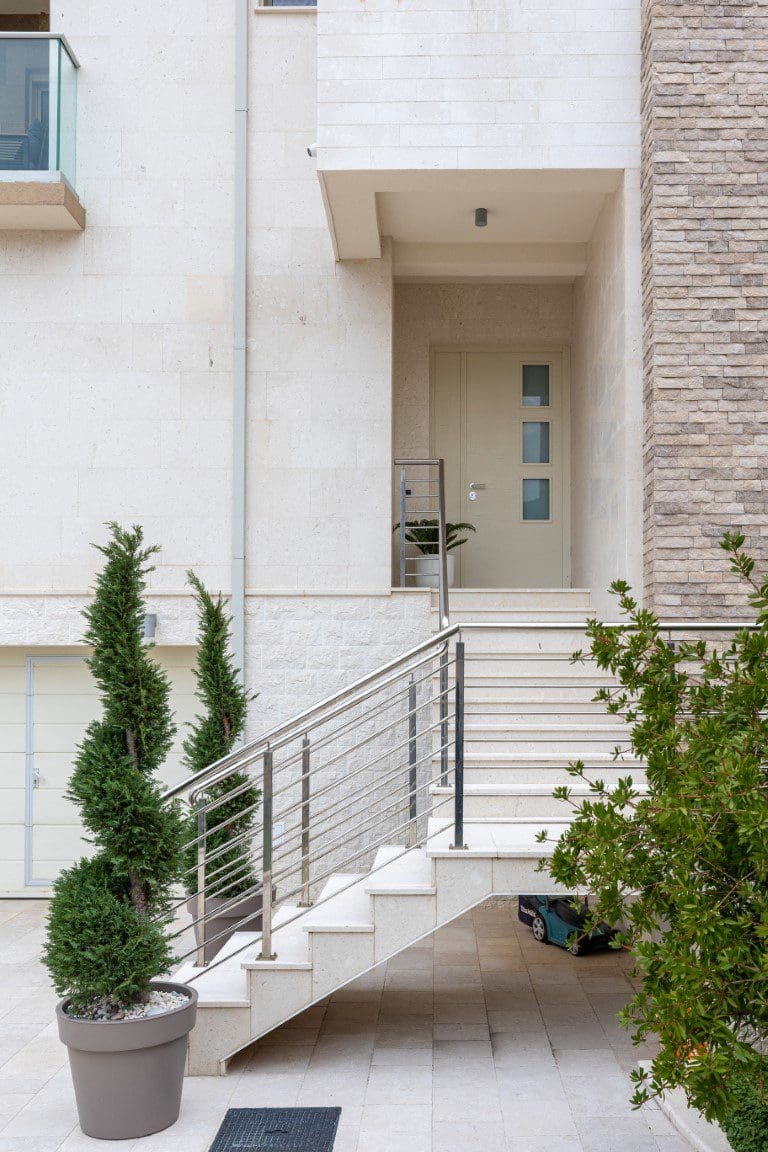 Montenegro-Luxury Villa Oasis with Pool in Becici | Sea View — Montenegro