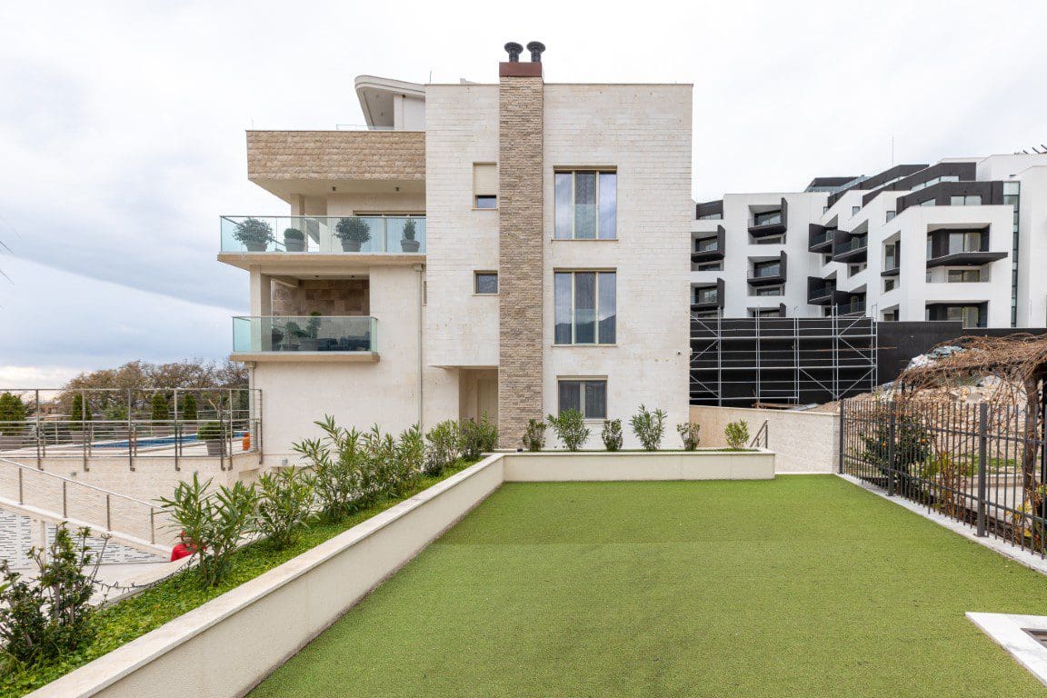 Montenegro-Luxury Villa Oasis with Pool in Becici | Sea View — Montenegro