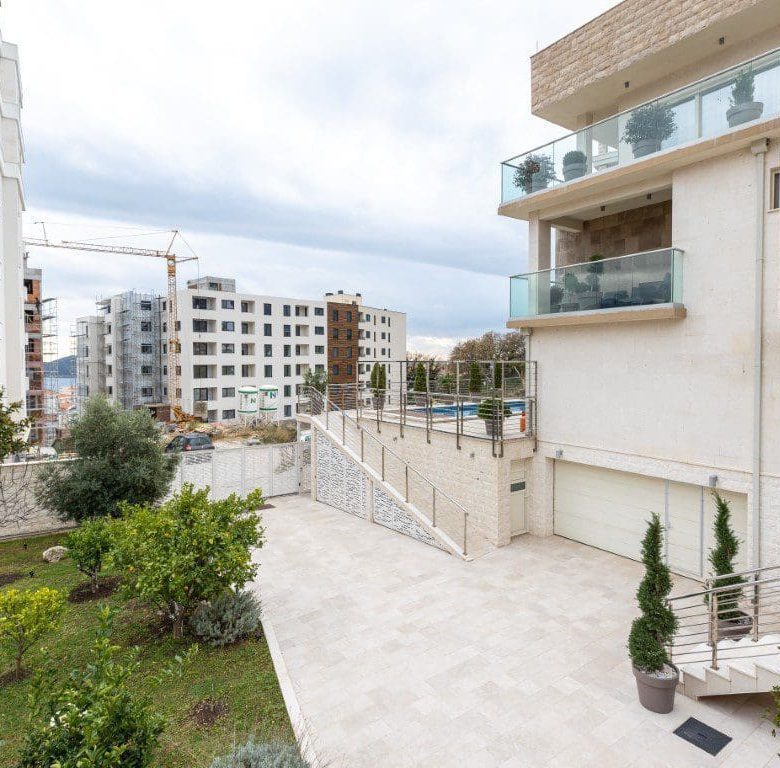 Montenegro-Luxury Villa Oasis with Pool in Becici | Sea View — Montenegro