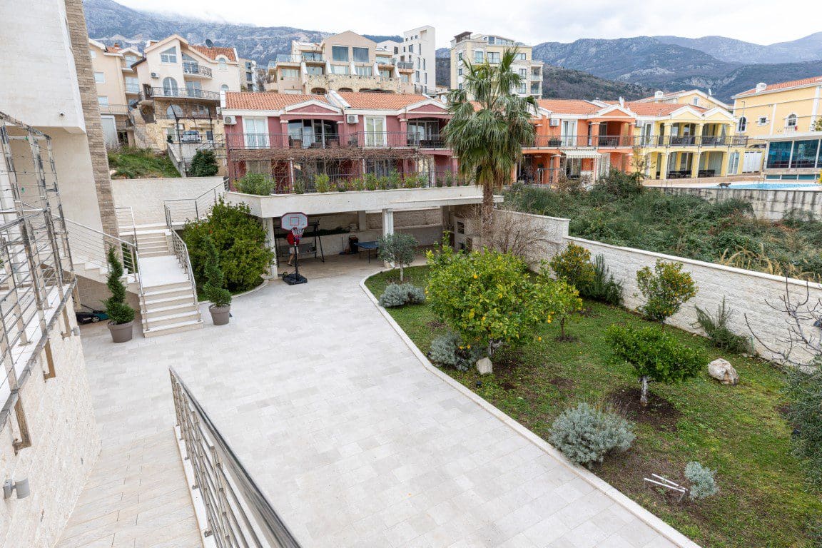Montenegro-Luxury Villa Oasis with Pool in Becici | Sea View — Montenegro