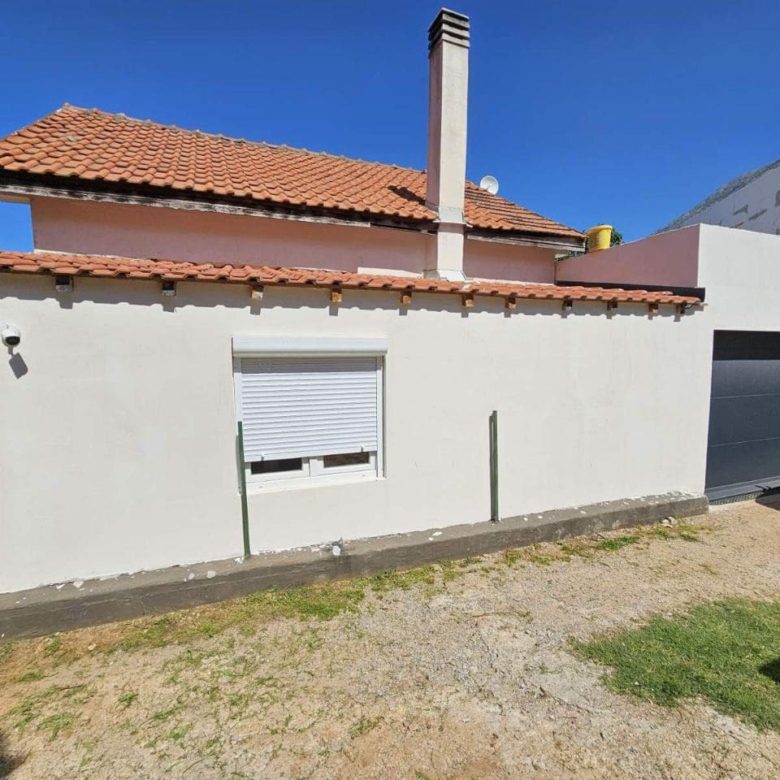 2-Bedroom House for Sale in Dobra Voda