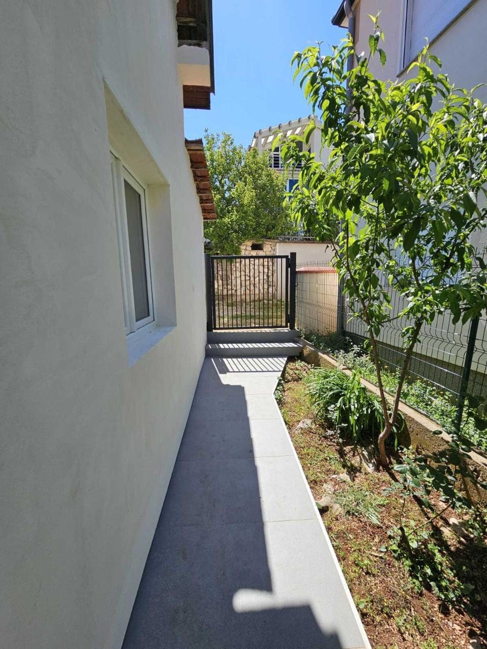 2-Bedroom House for Sale in Dobra Voda, Montenegro